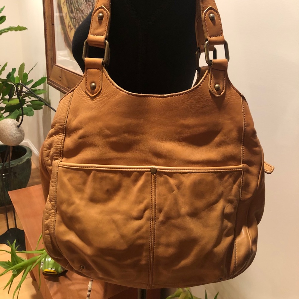 Banana Republic leather shoulder bag